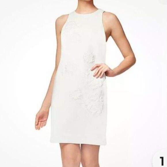 Betsy Johnson Dress Wm's 8 White Sheath Dress W/Embroidered Flowers Fully Lined - Picture 1 of 12